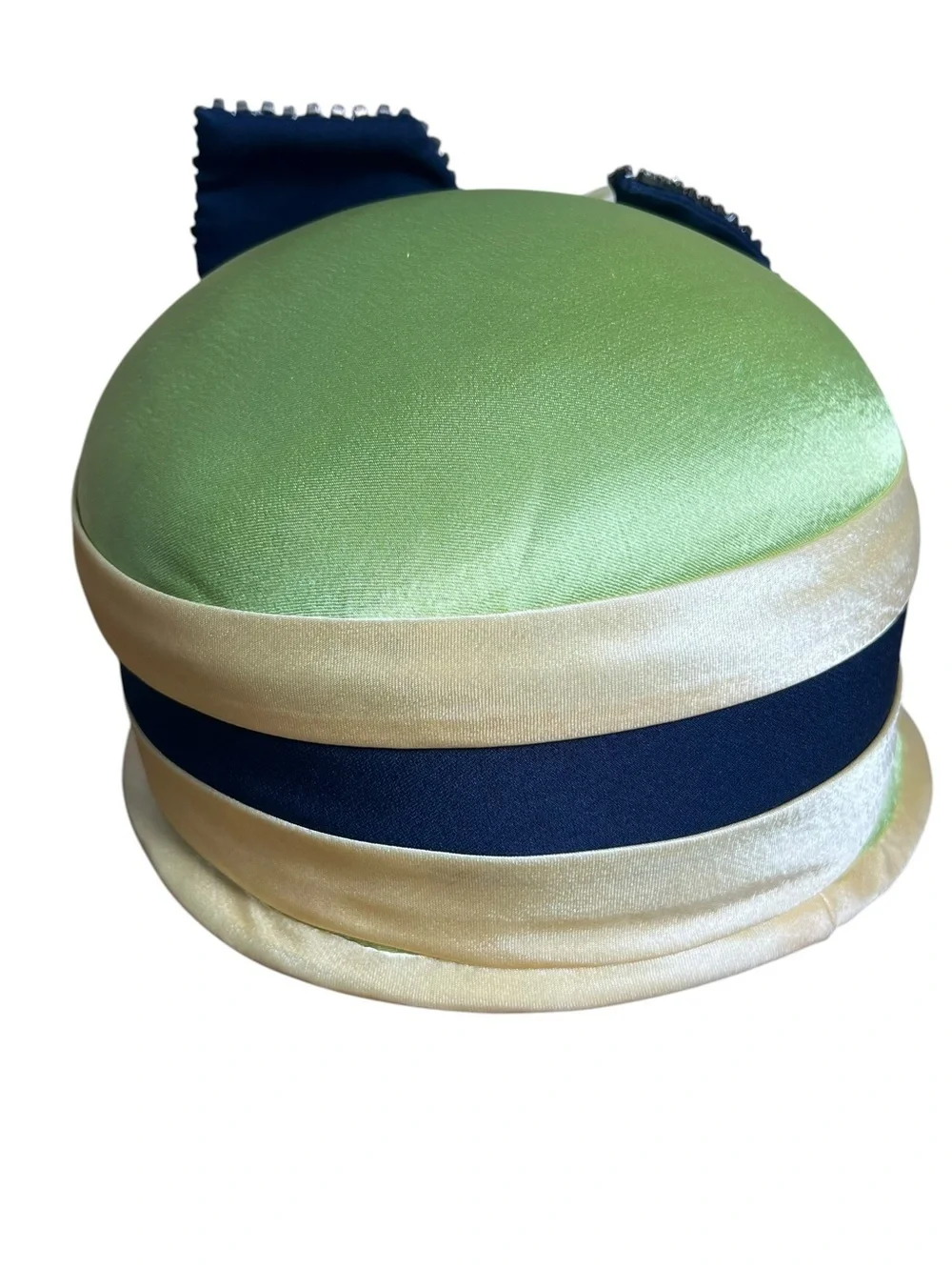 VTG ML Studio Green Satin Cloche Derby Church Hat Fascinator Cocktail Headpiece